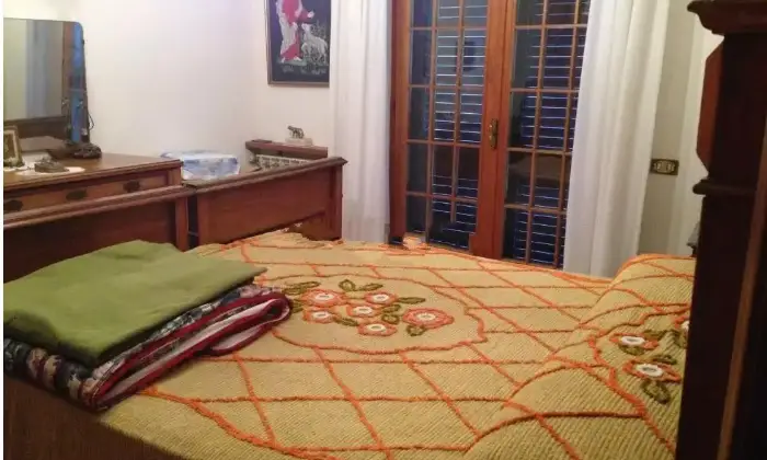 Rexer-Tresana-Vendesi-casa-in-localit-Villa-Tresana-CAMERA-DA-LETTO