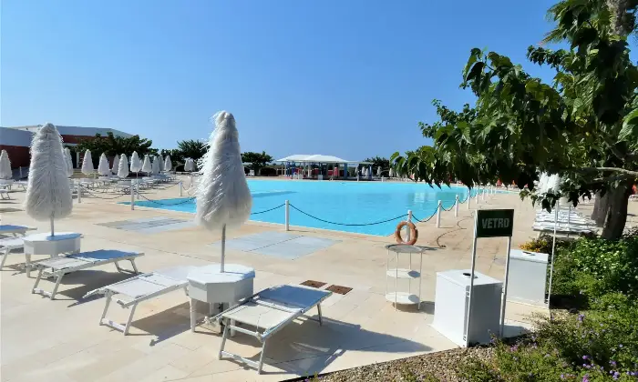 Rexer-Porto-Cesareo-Vendesi-villetta-in-Villaggio-Residenziale-Chiusurelle-a-Porto-Cesareo-Piscina