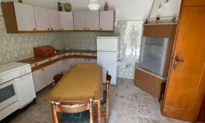 Rexer-Guagnano-Casa-con-garage-in-via-Giuseppe-Giusti-a-Guagnano-Altro