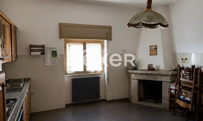 Rexer-Casalduni-Rustico-e-casale-in-vendita-in-localit-Collemarino-a-Casalduni-Altro