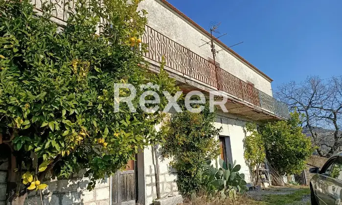 Rexer-Casalduni-Rustico-e-casale-in-vendita-in-localit-Collemarino-a-Casalduni-Altro