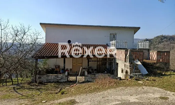 Rexer-Casalduni-Rustico-e-casale-in-vendita-in-localit-Collemarino-a-Casalduni-Altro