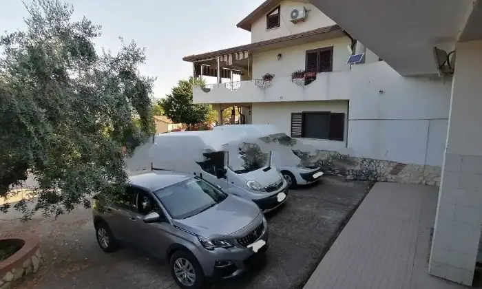 Rexer-SantAngelo-a-Cupolo-Vendesi-Villa-plurifamiliare-viale-MichelangeloSantAngelo-a-Cupolo-Giardino