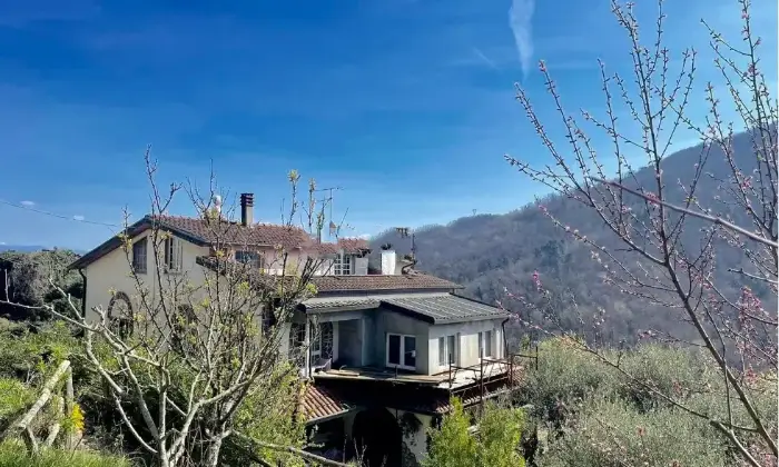 Rexer-Tresana-Vendesi-villa-in-localit-Fontanedo-Tresana-Terrazzo