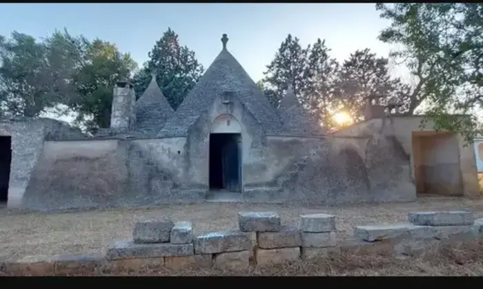 Rexer-Latiano-Trullo-m-contrada-Coltura-Latiano-con-terreno-Giardino