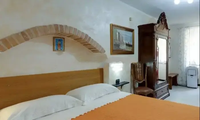 Rexer-Bosa-VENDESI-CASA-MEDIEVALE-A-BOSA-STORIA-E-VISTA-MARE-Altro