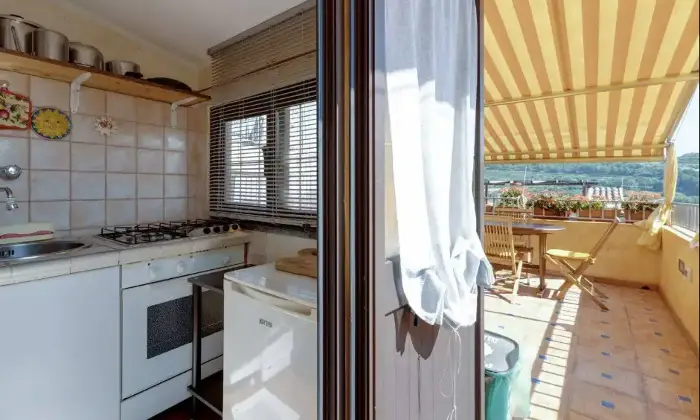 Rexer-Bosa-Villa-a-schiera-via-Montenegro-Centro-storico-di-Bosa-Cucina