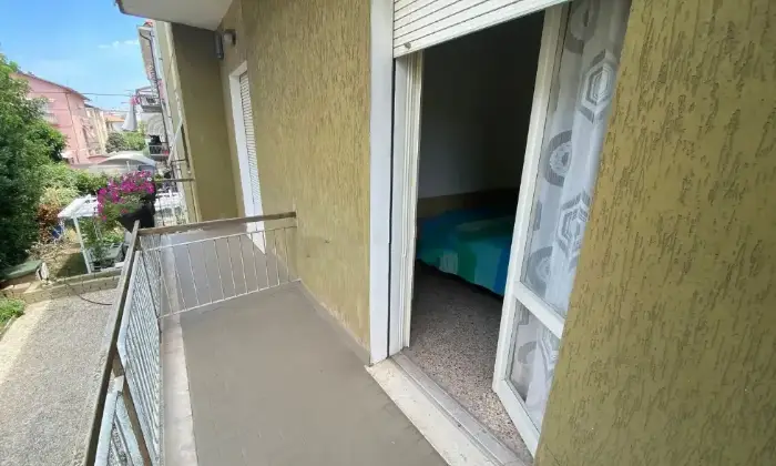 Rexer-Rimini-Vendesi-appartamento-in-Via-Monte-San-Michele-a-Rimini-Terrazzo
