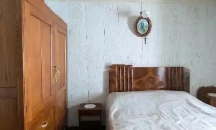 Rexer-Ottone-Casa-di-paese-in-vendita-in-via-A-Malaspina-Fraz-di-Orezzoli-PC-CameraDaLetto