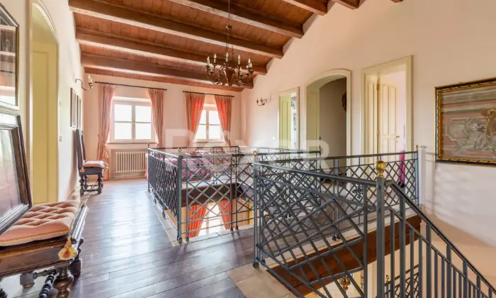 Rexer-Sirolo-Elegante-villa-con-piscina-a-pochi-passi-dal-mare-SCALE