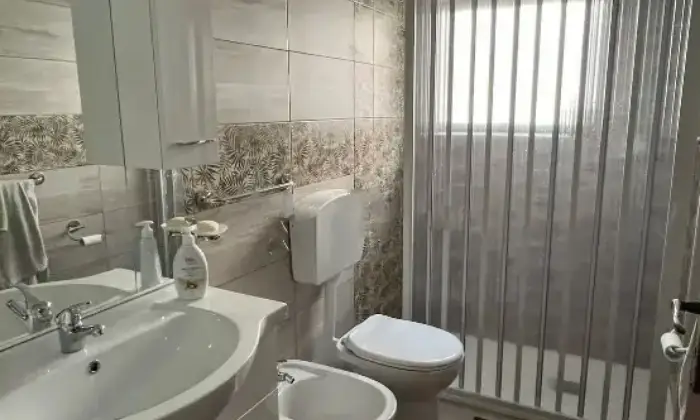 Rexer-Palagonia-Quadrilocale-in-vendita-in-via-PolaPalagonia-Bagno
