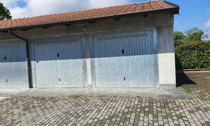 Rexer-Abbadia-Cerreto-Villetta-centrale-su-due-piani-con-piccola-porzione-di-giardino-Altro