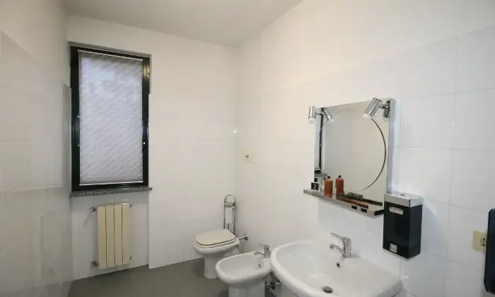 Rexer-Sotto-il-Monte-Giovanni-XXIII-AFFITTASI-UFFICIOSTUDIO-Bagno