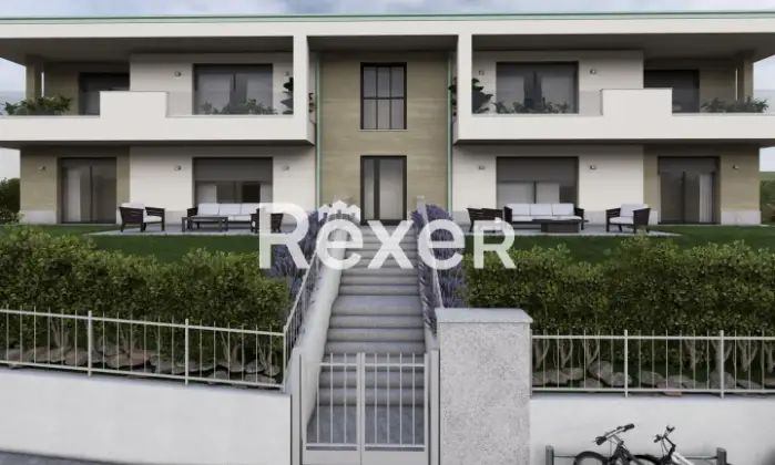 Rexer-CAPIAGO-INTIMIANO-Trilocale-con-giardino-Terrazzo