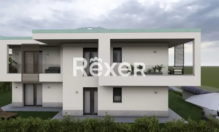 Rexer-CAPIAGO-INTIMIANO-Trilocale-con-giardino-Giardino