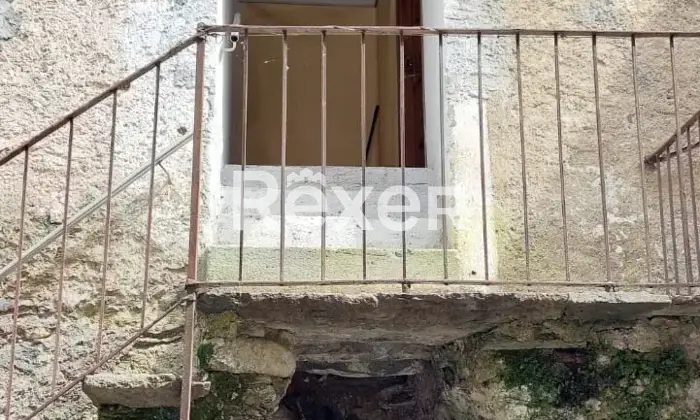 Rexer-Cremia-Vendesi-casa-indipendente-in-Via-Vaticano-a-Cremia-Altro