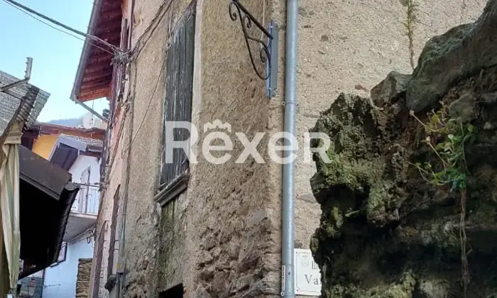 Rexer-Cremia-Vendesi-casa-indipendente-a-Cremia-C-Altro