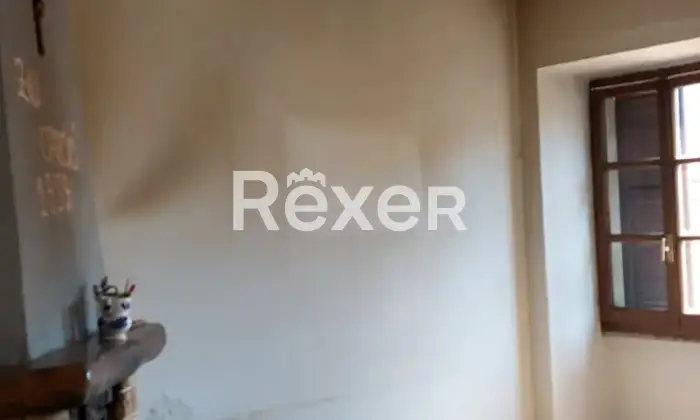 Rexer-Cremia-Vendesi-casa-indipendente-a-Cremia-C-Altro