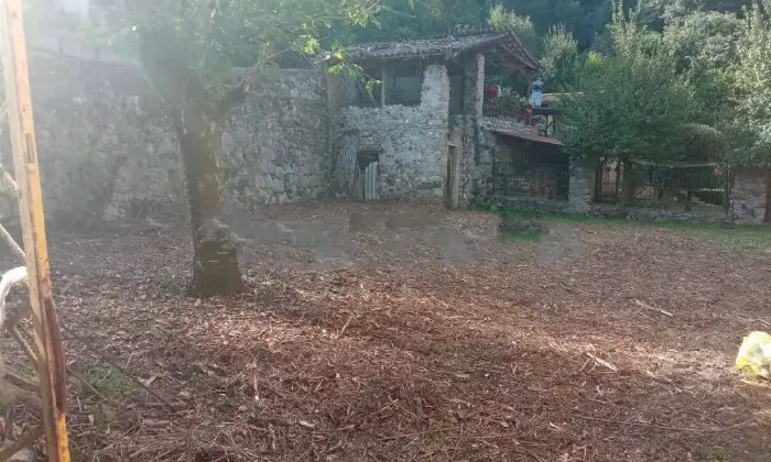 Rexer-Vestone-Vendesi-Rustico-via-Galvano-Giori-a-Vestone-Giardino