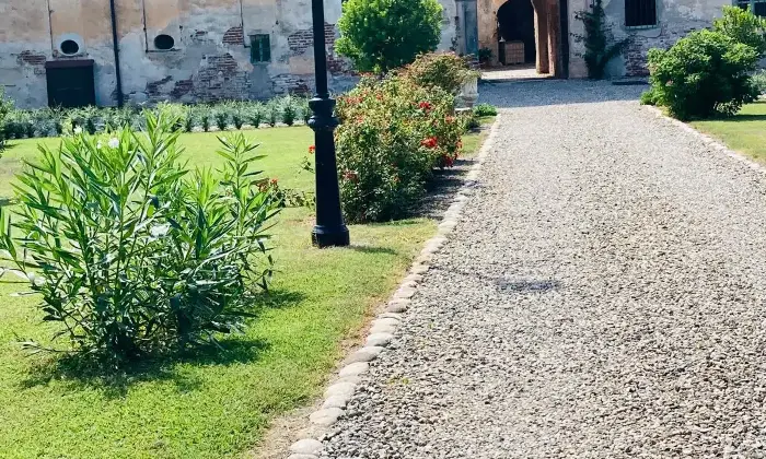 Rexer-Castellazzo-Novarese-Dimora-storica-lungo-la-strada-Valsesia-vicino-a-Novara-Giardino