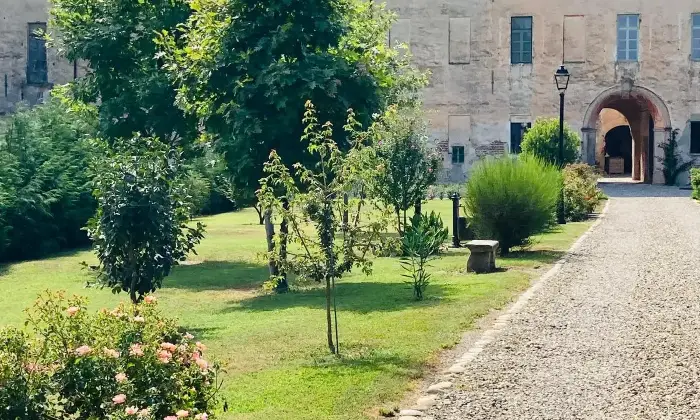 Rexer-Castellazzo-Novarese-Dimora-storica-lungo-la-strada-Valsesia-vicino-a-Novara-Giardino