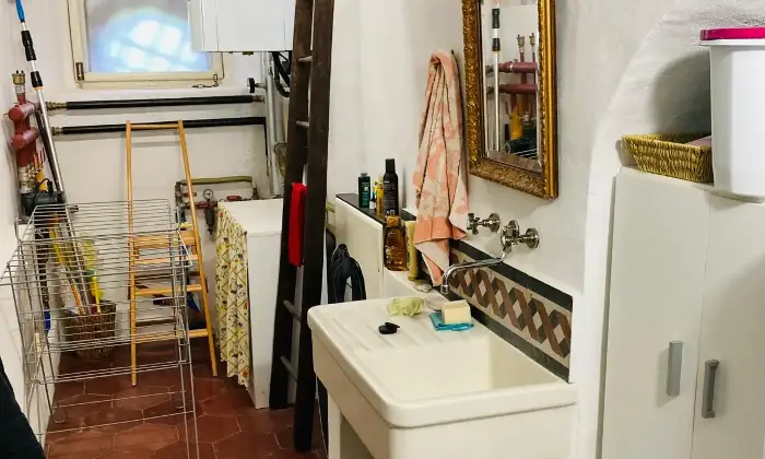 Rexer-Castellazzo-Novarese-Dimora-storica-lungo-la-strada-Valsesia-vicino-a-Novara-Ripostiglio