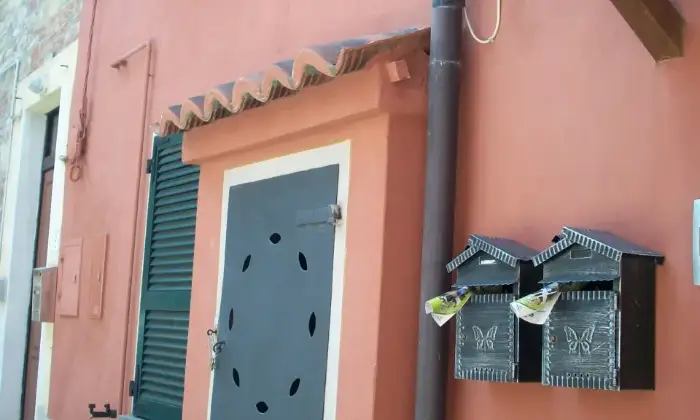 Rexer-Ziano-Piacentino-Condominio-di-appartamenti-colline-Val-Tidone-Dettagli