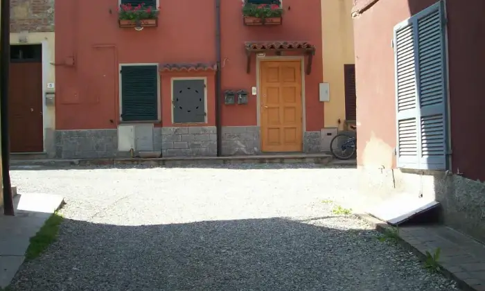 Rexer-Ziano-Piacentino-Condominio-di-appartamenti-colline-Val-Tidone-Esterno