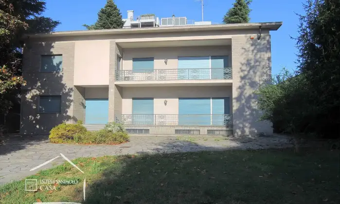 Rexer-GALLARATE-Villa-con-parco-in-zona-centrale-Giardino