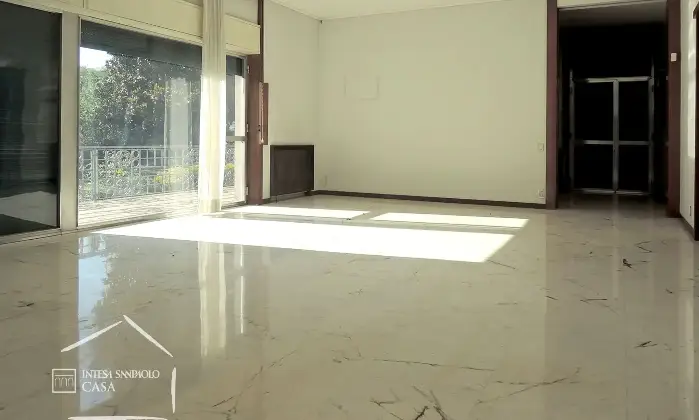 Rexer-GALLARATE-Villa-con-parco-in-zona-centrale-Altro