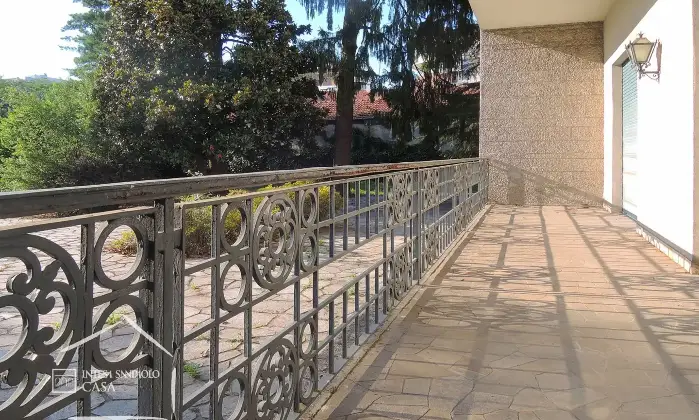 Rexer-GALLARATE-Villa-con-parco-in-zona-centrale-Terrazzo
