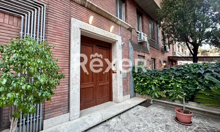 Rexer-ROMA-Attico-con-ampio-terrazzo-abitabile-Altro