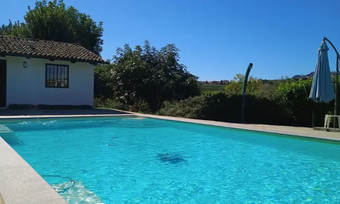 Rexer-La-Morra-Villa-con-piscina-nelle-Langhe-adibita-a-BB-Altro