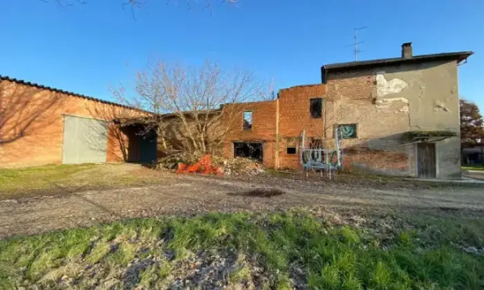 Rexer-San-Martino-in-Rio-Vendesi-casale-in-via-Gazzata-a-San-Martino-in-Rio-Giardino