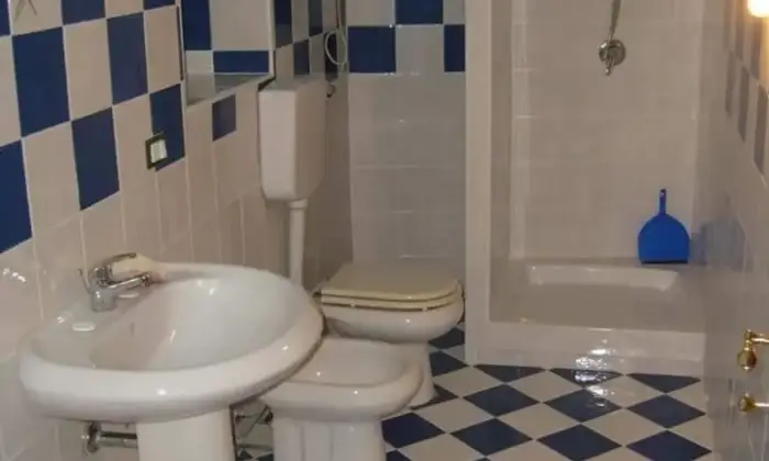 Rexer-Termini-Imerese-Appartamento-in-Via-San-Francesco-Saverio-Termini-Imerese-Bagno
