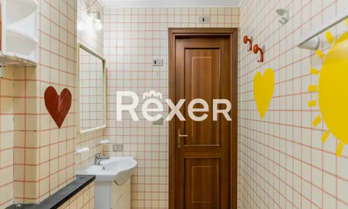 Rexer-GENOVA-Ottimo-investimento-immobiliare-in-un-palazzo-nel-pieno-centro-di-Genova-Bagno