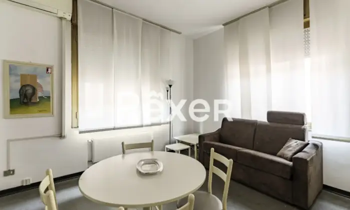 Rexer-GENOVA-Ottimo-investimento-immobiliare-in-un-palazzo-nel-pieno-centro-di-Genova-Salone
