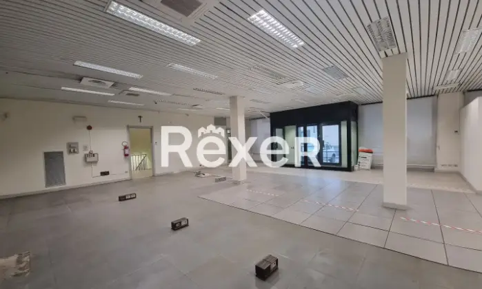 Rexer-ROBECCHETTO-CON-INDUNO-Ex-filiale-bancaria-ai-piani-terra-e-interrato-Altro