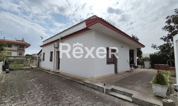 Rexer-Taranto-Villa-di-nuova-generazione-in-classe-A-con-fotovoltaico-giardino-e-terreno-edificabile-Altro