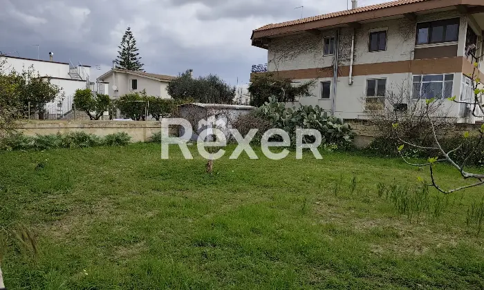 Rexer-Taranto-Villa-di-nuova-generazione-in-classe-A-con-fotovoltaico-giardino-e-terreno-edificabile-Altro