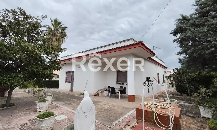 Rexer-Taranto-Villa-in-classe-A-con-fotovoltaico-giardino-e-terreno-edificabile-Altro