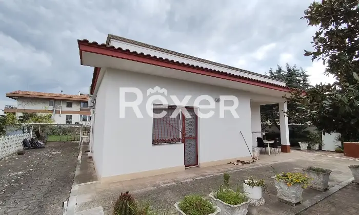 Rexer-Taranto-Villa-di-nuova-generazione-in-classe-A-con-fotovoltaico-giardino-e-terreno-edificabile-Altro