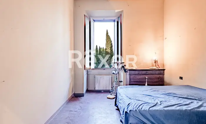 Rexer-Firenze-vani-con-sala-doppia-balcone-e-cantina-Camera-da-letto