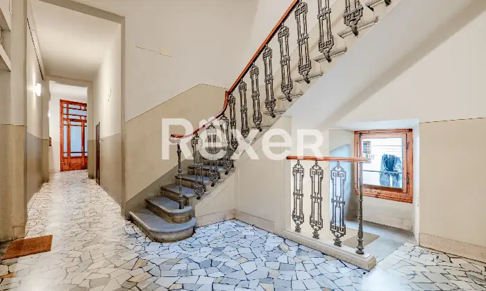 Rexer-Firenze-vani-con-sala-doppia-balcone-e-cantina-Scala