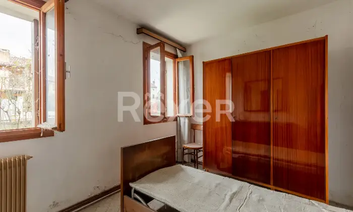 Rexer-Santa-Lucia-di-Piave-Rustico-da-ristrutturare-con-ampio-giardino-Altro