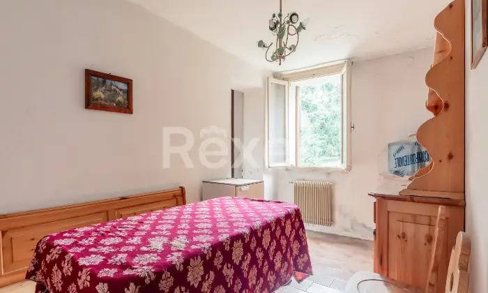 Rexer-Santa-Lucia-di-Piave-Rustico-da-ristrutturare-con-ampio-giardino-Altro