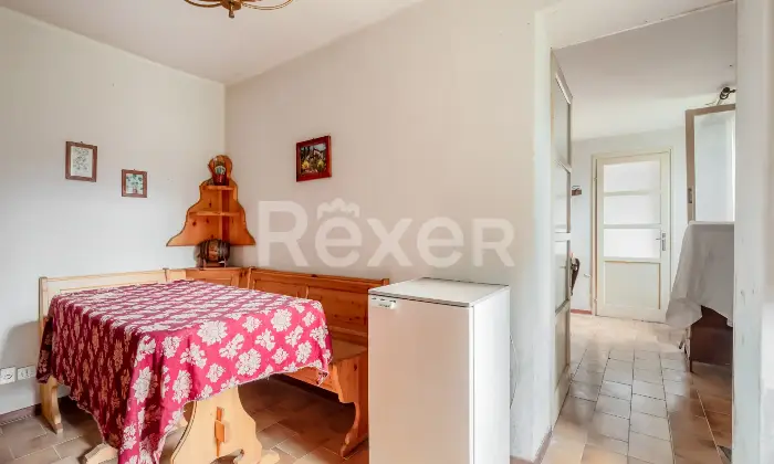 Rexer-Santa-Lucia-di-Piave-Rustico-da-ristrutturare-con-ampio-giardino-Altro