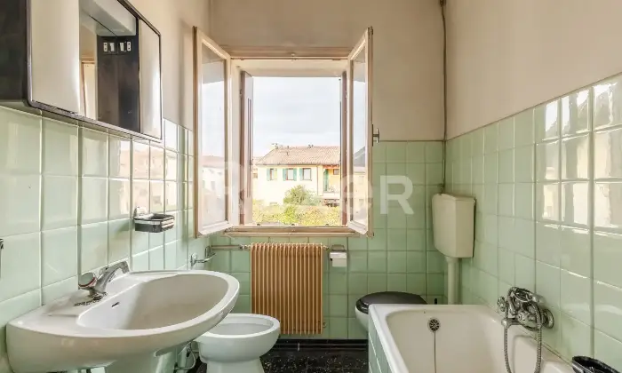 Rexer-Santa-Lucia-di-Piave-Rustico-da-ristrutturare-con-ampio-giardino-Altro