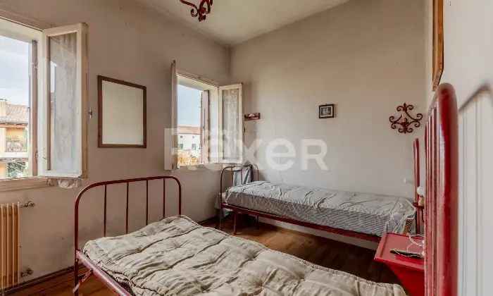 Rexer-Santa-Lucia-di-Piave-Rustico-da-ristrutturare-con-ampio-giardino-Altro