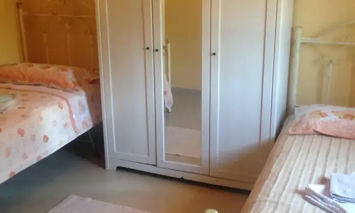 Rexer-San-Vito-dei-Normanni-Villa-composta-da-due-unit-con-progetto-approvato-per-realizzare-piscina-mis-x-CameraDaLetto